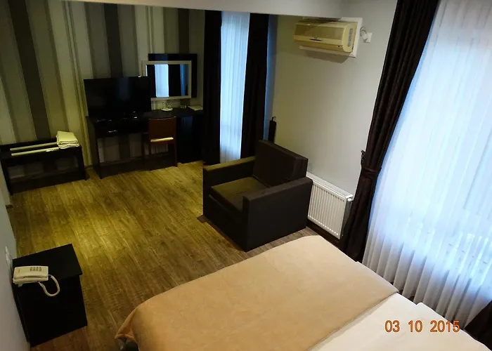 Ξενοδοχείο Mimoza 3*